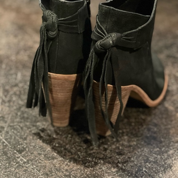 Vince Camuto Linford Bootie Black Leather Size 7.5, EUC - Picture 2 of 8